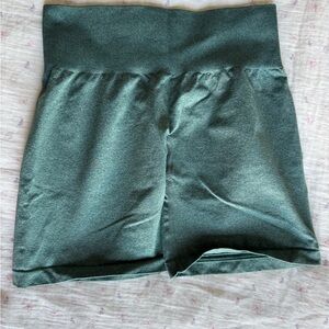 NVGTN green marl short